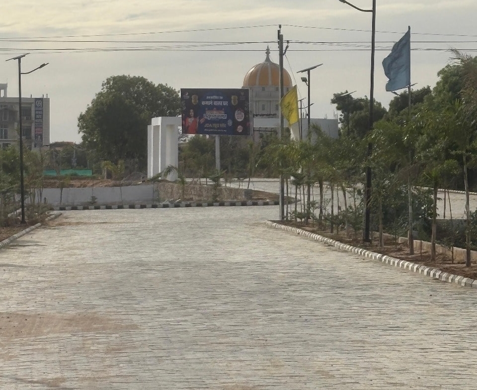 Vasundhara Nagar -garden-road