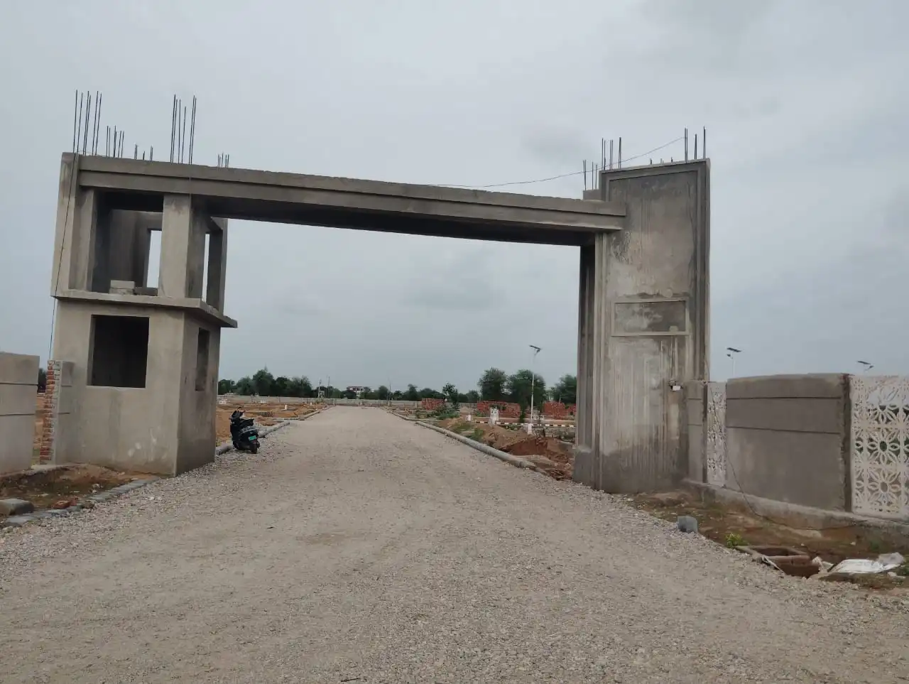 Keshavam Pratham-gate-construction