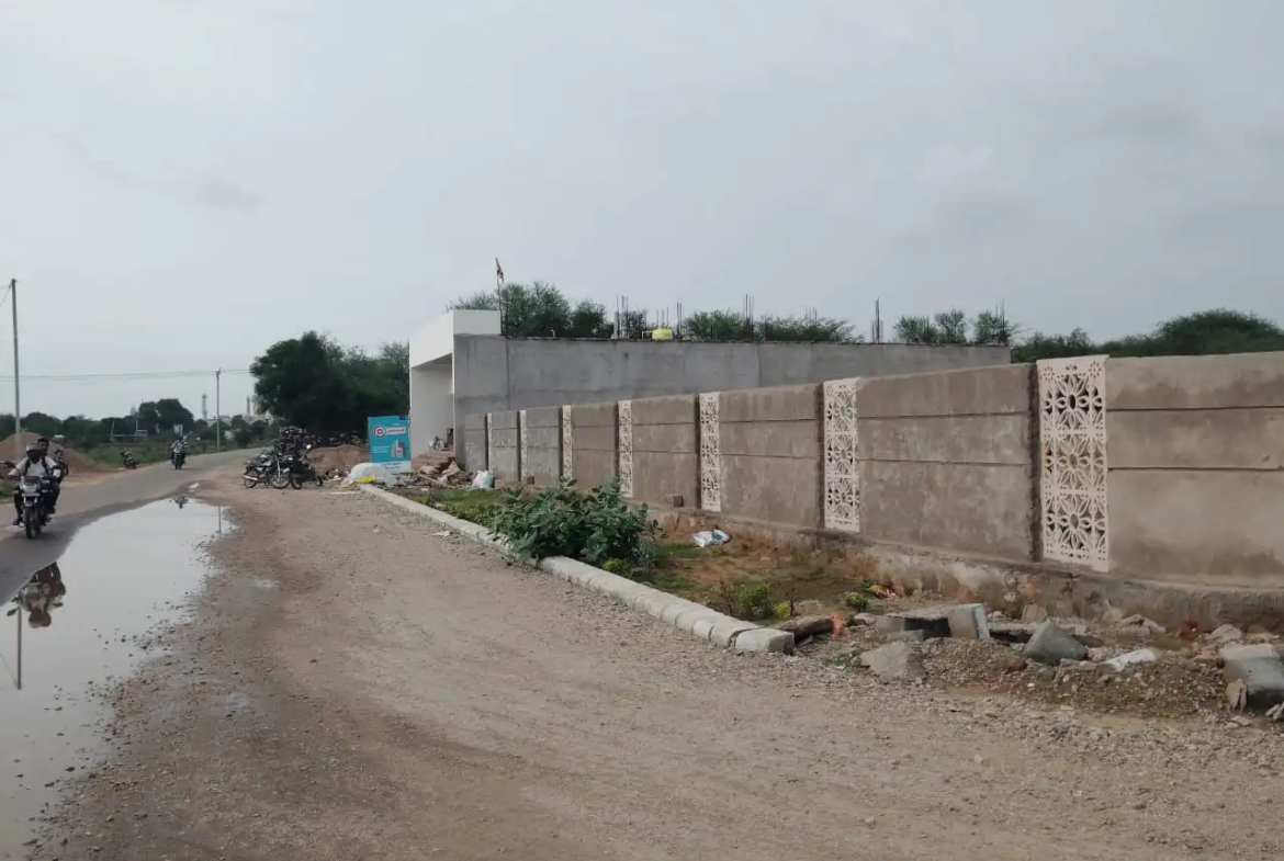 Keshavam Pratham-out-road