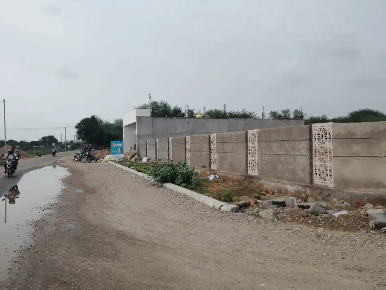 Keshavam Pratham-out-road