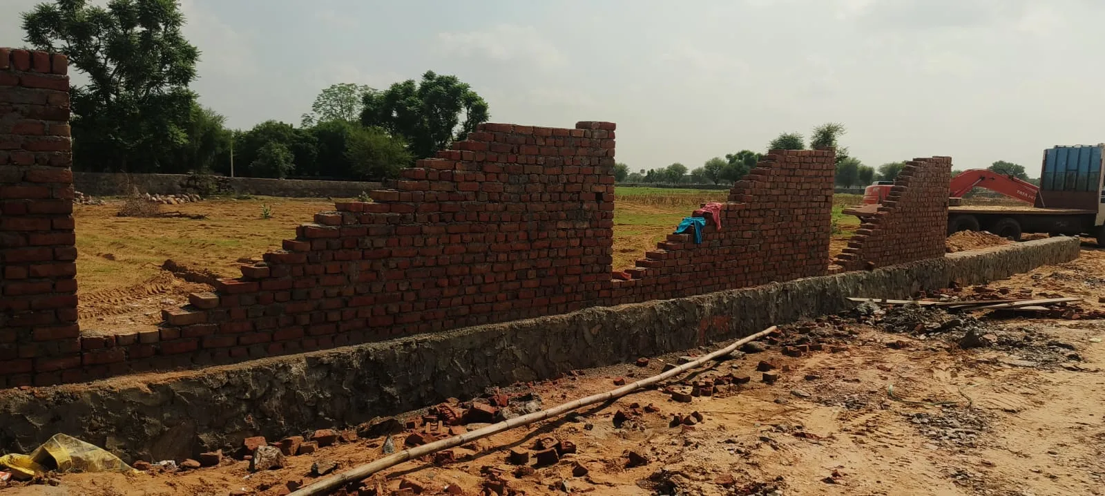 Raghav Homes-boundary-construction-design