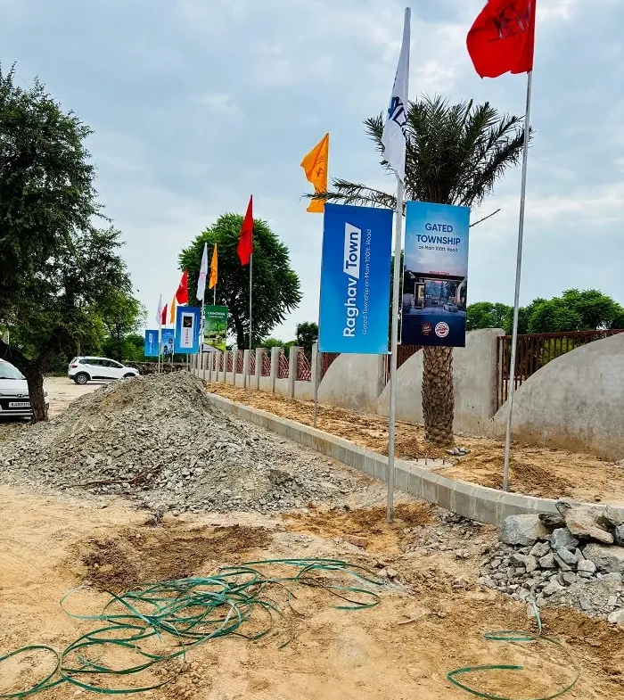 : Raghav Town Ajayrajpura boundary Road, Jaipur view