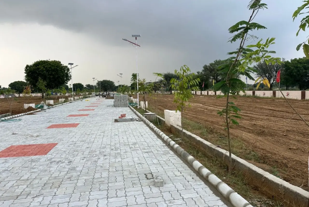 Kedia’s Parwati Meadows Road Side